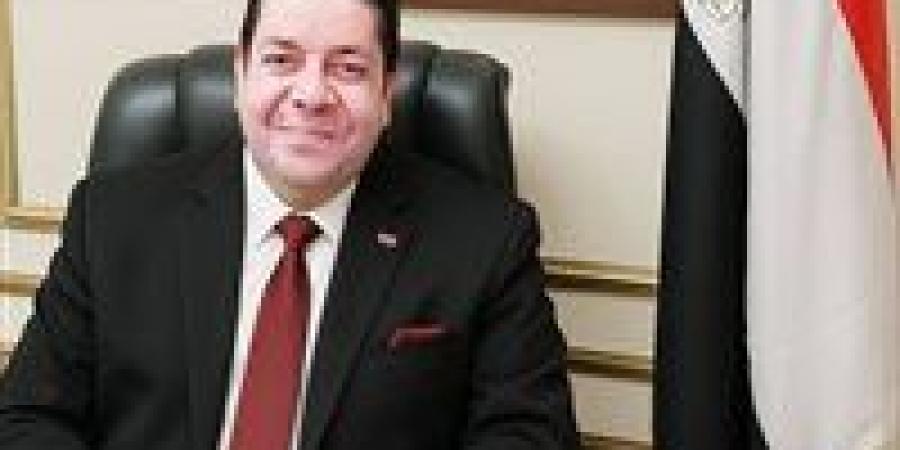خلال أيام.. إصدار رواية «مرايا في بلاط العميان» للدكتور محمد عثمان - هرم مصر