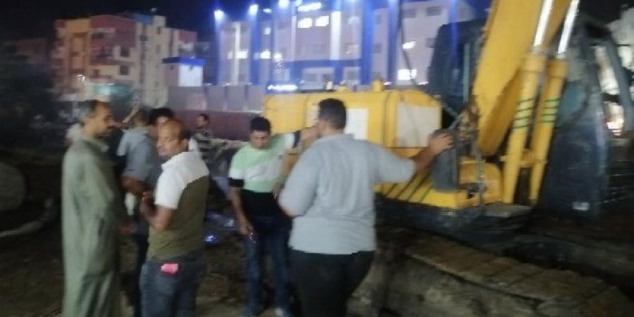 انفجار مفاجئ في خط مياه الشرب بأبوحماد والجهات المعنية تتدخل بسرعة للإصلاح - هرم مصر