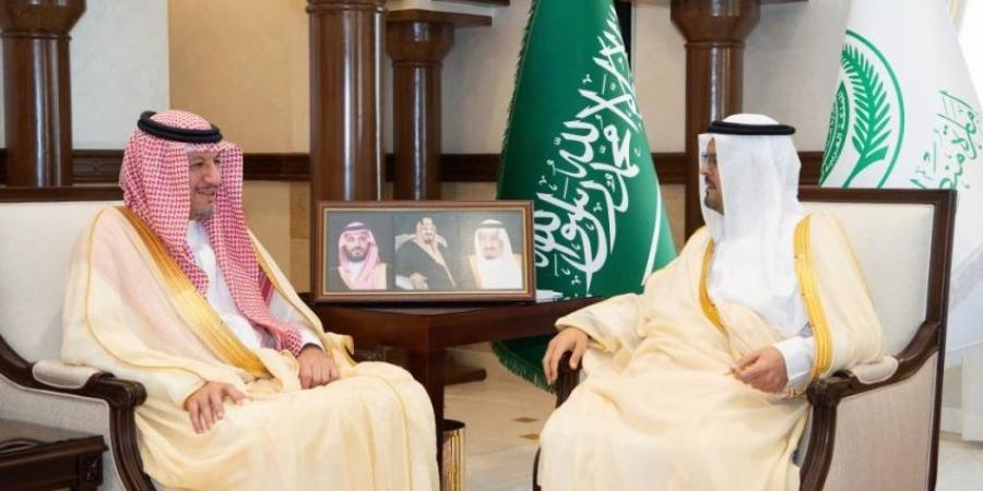 نائب أمير مكة يؤكد على حرص القيادة على تعزيز قيم النزاهة - هرم مصر