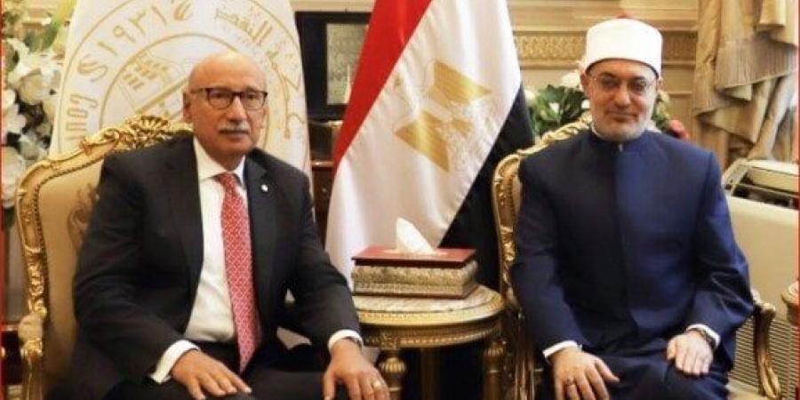 مفتي الجمهورية يهنئ القاضي عاصم الغايش برئاسة محكمة النقض - هرم مصر