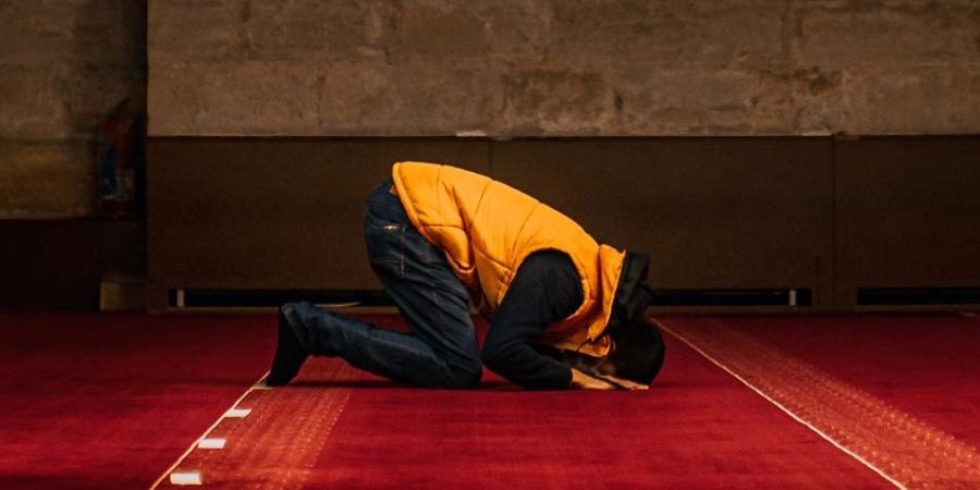 ما هي الصلاة التي تحرم جسد المسلم على النار؟.. 8 ركعات اعرف توقيتها - هرم مصر