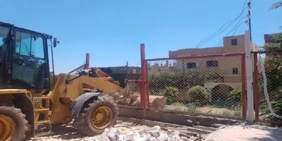 البحيرة تُزيل تعديات على 6452متر.. والمحافظ: لا تهاون في استرداد حق الدولة - هرم مصر