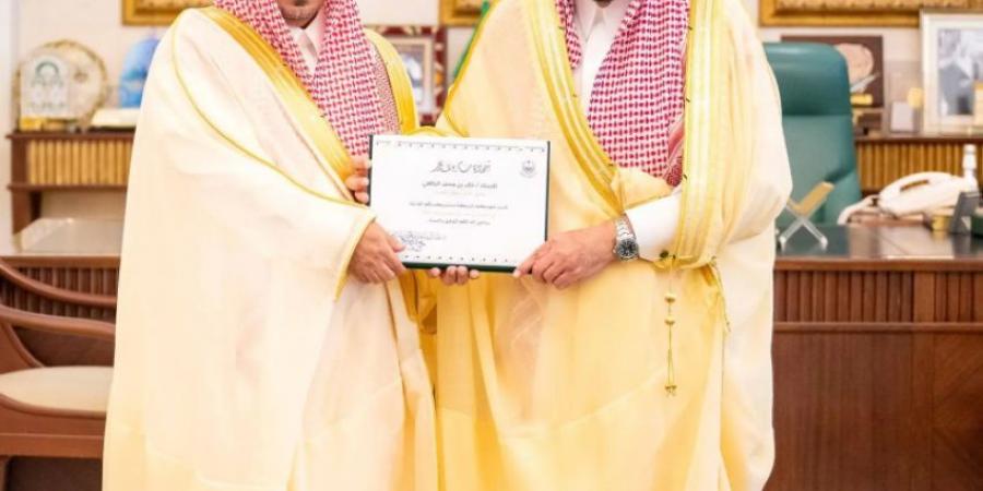 أمير القصيم يشيد بجهود لجان العفو بالنظر في 7003 قضايا خلال الفترة الماضية - هرم مصر