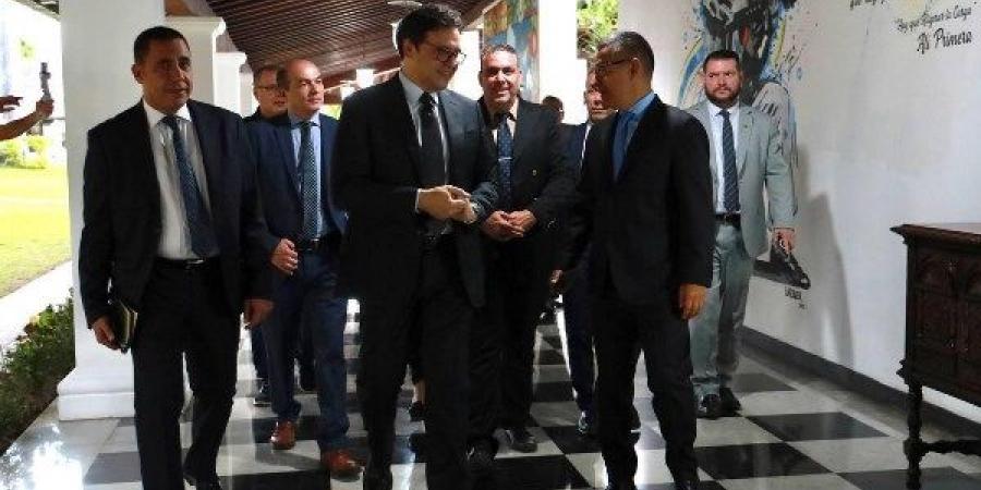 معرض كراكاس للكتاب يحتفل بمرور 75 عاما من العلاقات المصرية الفنزويلية - هرم مصر