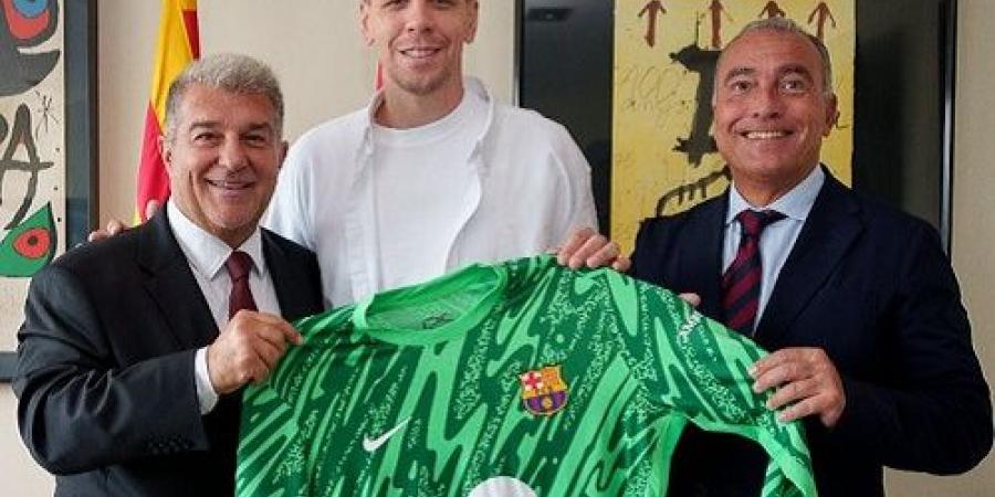 برشلونة يعلن تجديد عقد البولندى تشيزنى - هرم مصر