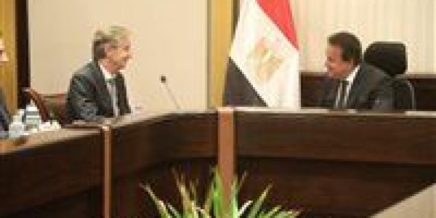 «عبدالغفار» يبحث مع ممثل برنامج الأمم المتحدة الإنمائي التعاون المشترك - هرم مصر