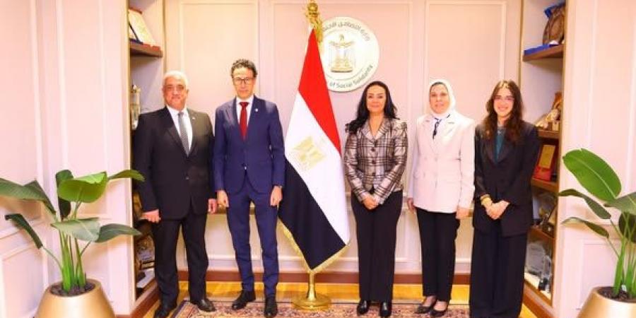 وزيرة التضامن تلتقي رئيس بعثة اللجنة الدولية للصليب الأحمر - هرم مصر
