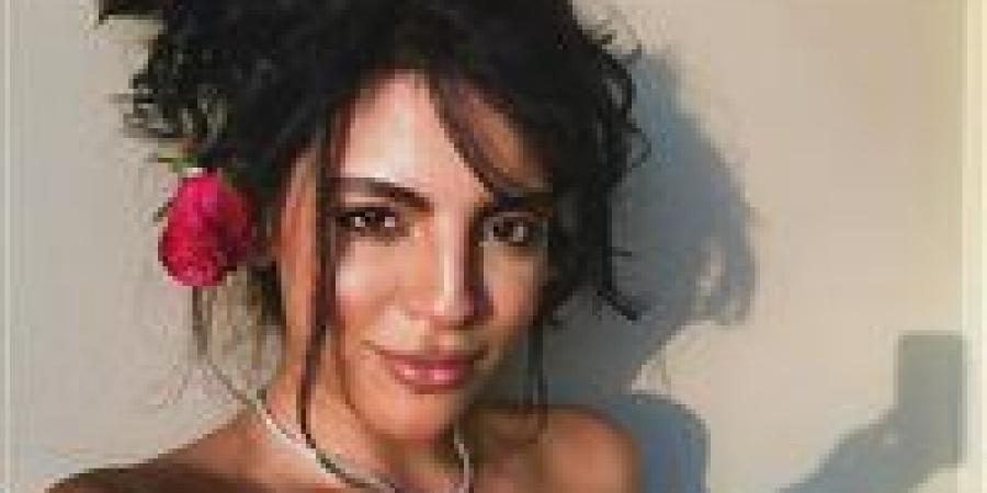 شكلها اتجوزت طارق.. دنيا جمعة تتصدر تريند مواقع التواصل الاجتماعي - هرم مصر