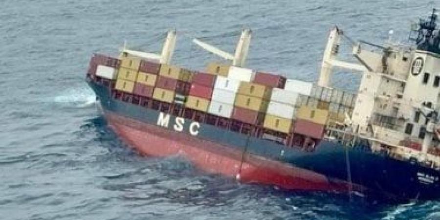 الحوثيون يغرقون سفينة تتعامل مع إسرائيل في البحر الأحمر بخمس صواريخ - هرم مصر