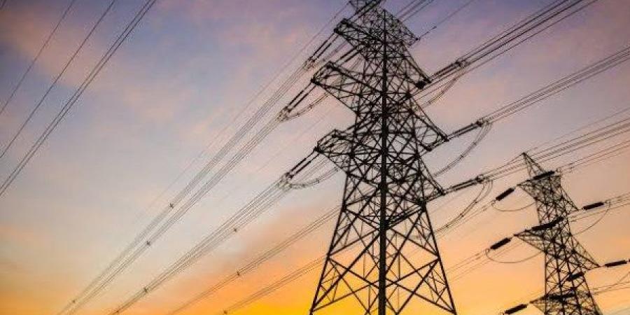 خبير اقتصادي: تم العمل على وجود كميات كبيرة من المازوت لتأمين احتياجات الكهرباء - هرم مصر