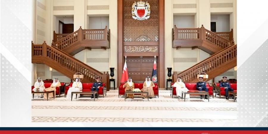 استقبل نائب وزير الداخلية ورئيس الأمن العام والمحافظين والمدراء العامين ... معالي وزير الداخلية : الأداء المهني المتميز لرجال الأمن ساهم في نجاح موسم عاشوراء - هرم مصر