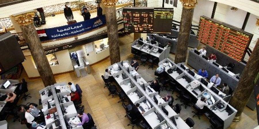 خبير اقتصادي: استمرار ارتفاع البورصة وسط مرحلة إعادة هيكلة في السوق - هرم مصر