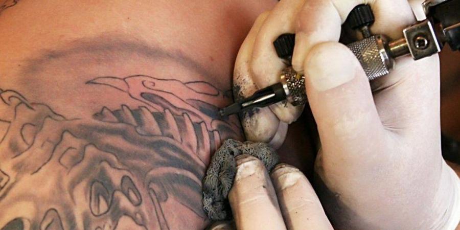 ماذا قال أمين الفتوى عن رسم التاتو للشباب؟ #دين وحياة #دار الإفتاء - هرم مصر