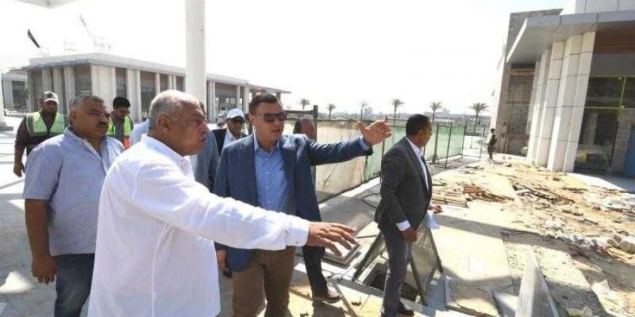 وزير الإسكان يتفقد المنطقة الاستثمارية ومشروع الأرينا بحدائق ”تلال الفسطاط” - هرم مصر