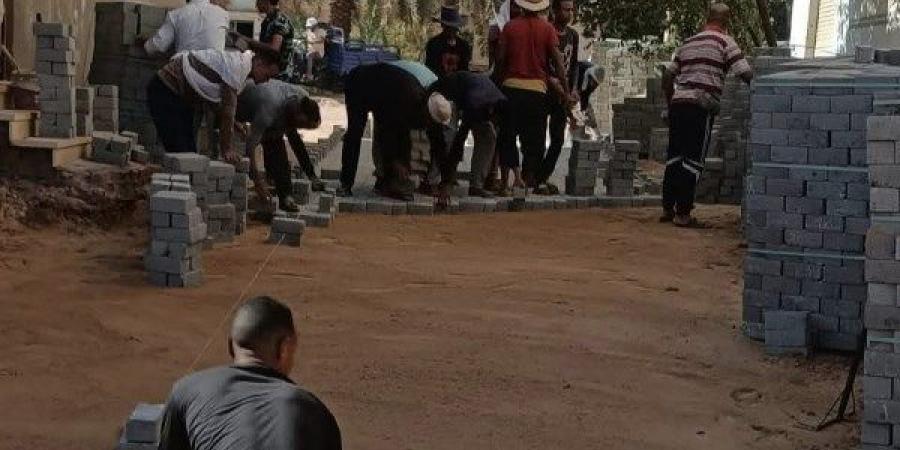 محافظ الوادي الجديد: استمرار تنفيذ خطة تطوير الأحياء ورصف الشوارع بالإنترلوك - هرم مصر