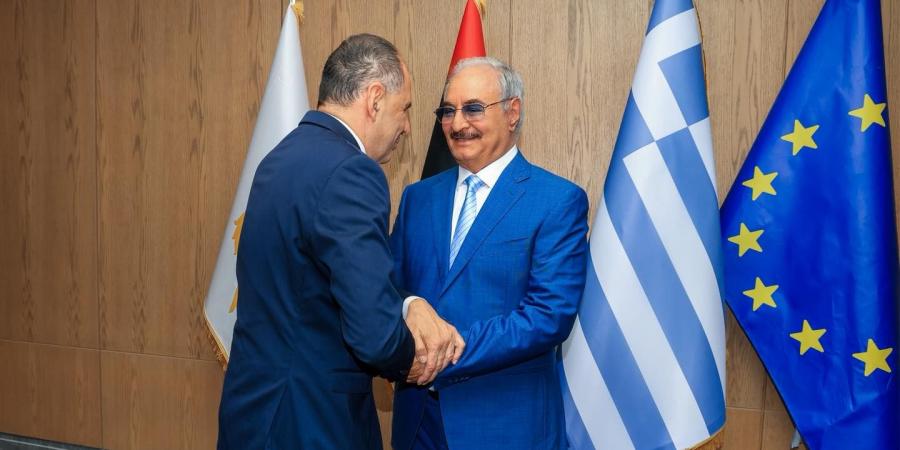غريك ستي تايمز: زيارة وزير الخارجية اليوناني إلى بنغازي تبرز دور حفتر المتصاعد في المشهد الدولي - هرم مصر