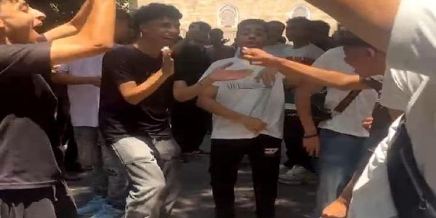 افراح واغان امام اللجان فى اخر ايام امتحانات الثانوية بكفرالشيخ  - هرم مصر