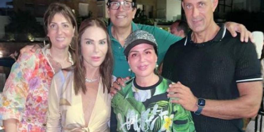 إلهام شاهين برفقة سعد لمجرد وهاني رمزي فى الساحل الشمالي - هرم مصر