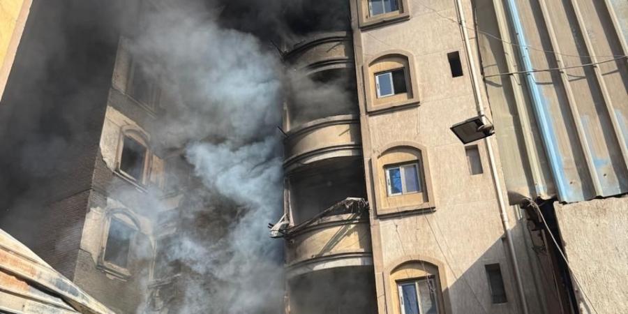 عاجل .. محافظ القاهرة يشكل لجنة هندسية لبيان مدى تأثر عقار حريق بولاق أبو العلا - هرم مصر
