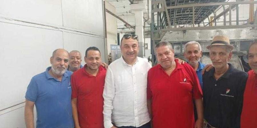 وزير قطاع الأعمال العام في زيارة مفاجئة لشركة النصر للسيارات - هرم مصر