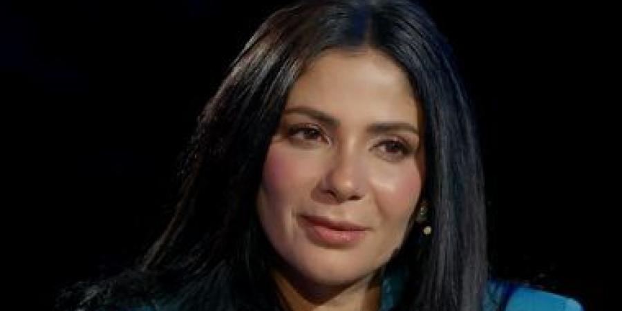 خبر حزين ومؤلم .. منى زكي تنعى الرحل تيمور تيمور بكلمات مؤثرة - هرم مصر