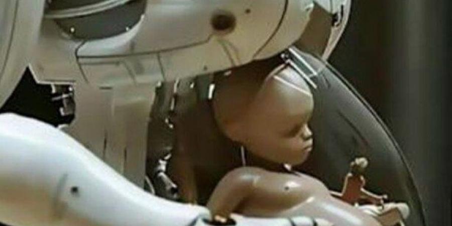 برحم اصطناعي.. «الروبوت الحامل» يثير جدلا أخلاقيا وقانونيا - هرم مصر