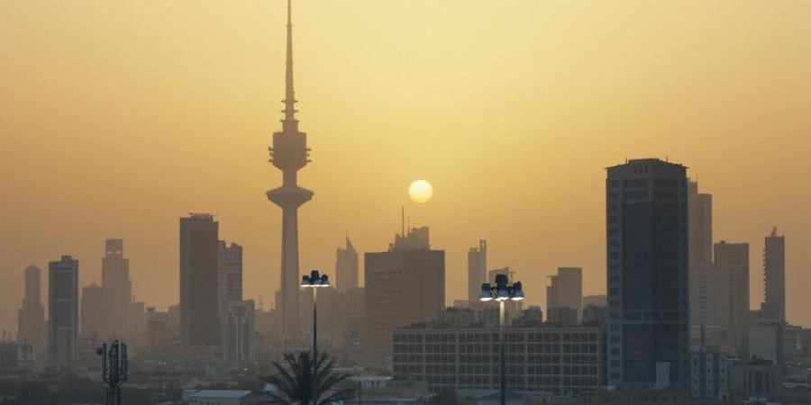 بعد وفاة وإصابة العشرات.. ضبط شبكة إجرامية لتصنيع وترويج الميثانول السام في الكويت - هرم مصر