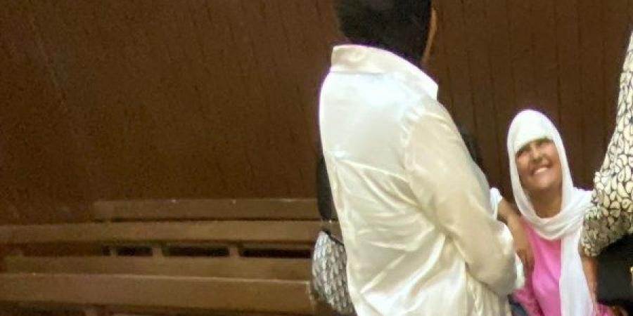 وصول المتهمين والضحايا في حادث مطاردة طريق الواحات إلى محكمة الجيزة - هرم مصر