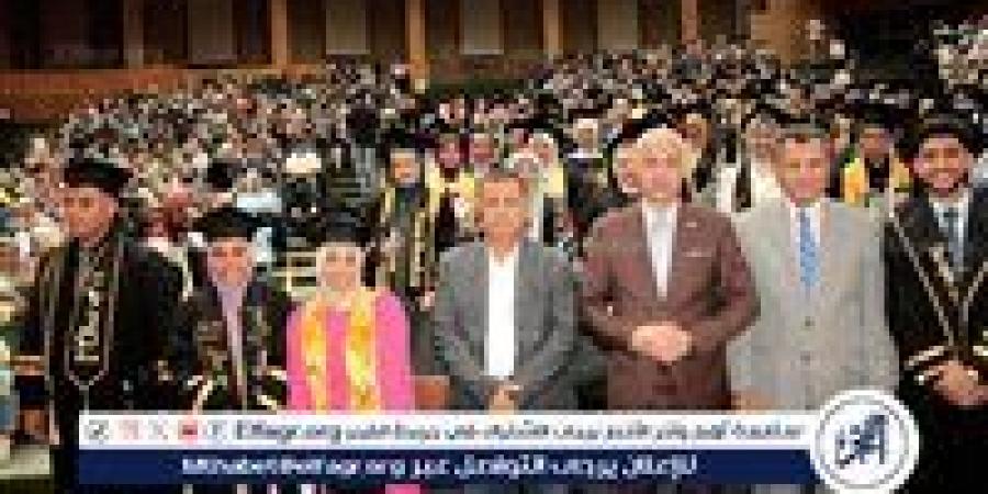 جامعة أسيوط تحتفل بتخريج الدفعة 26 من طلاب كلية الآداب - هرم مصر