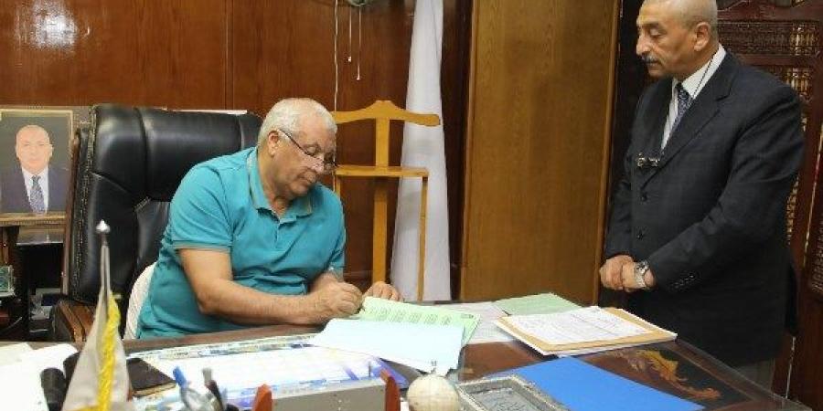 محافظ الوادي الجديد يعتمد نتيجة الدور الثاني للشهادة الإعدادية - هرم مصر