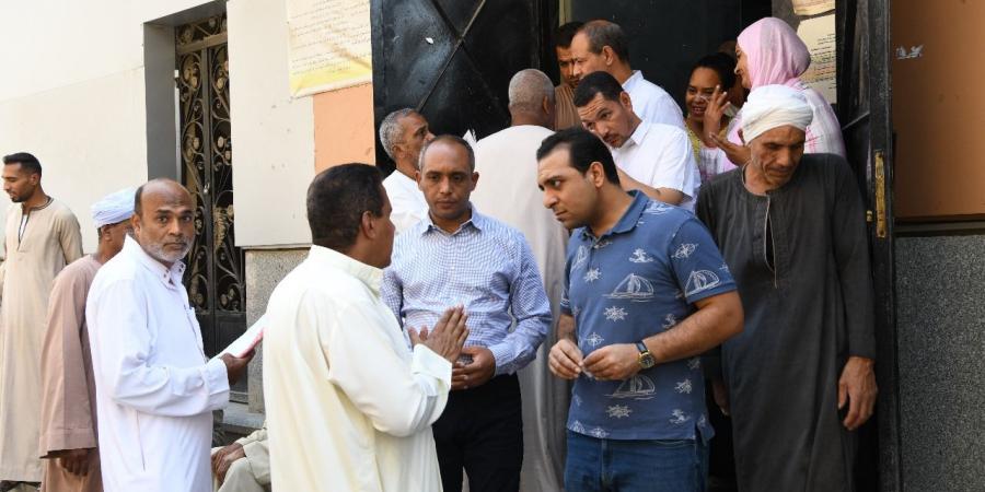 "عمر" يتفقد المراكز التكنولوجية بقوص ونقادة لمتابعة ملف تقنين الاراضي - هرم مصر