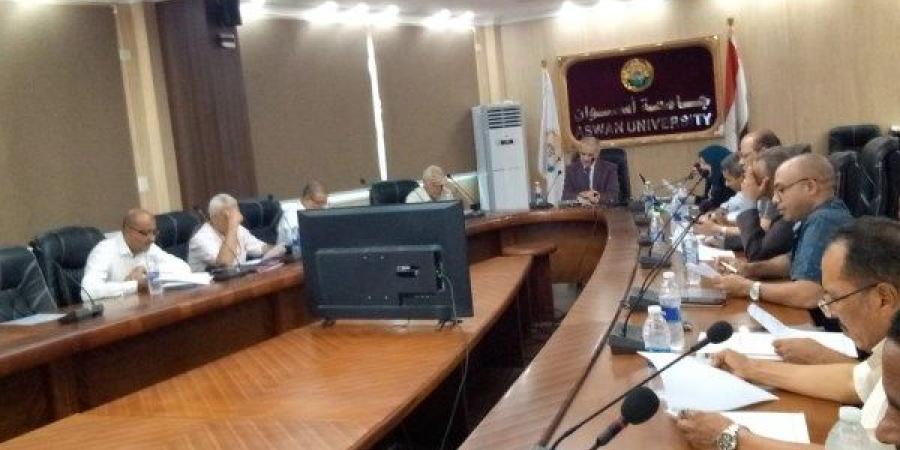جامعة أسوان تعقد لجنة  اختيار عميد كلية الطب البيطري - هرم مصر