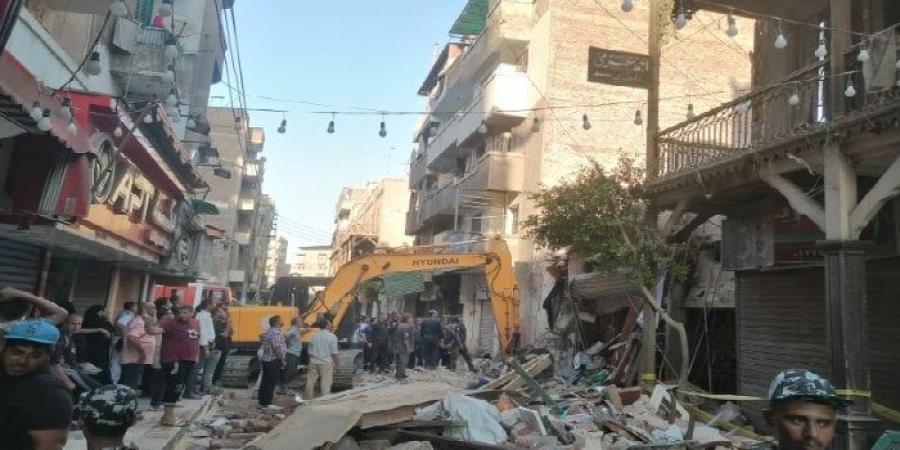 ارتفاع عدد ضحايا عقار الزقازيق المنهار لـ 6 وفيات و7 مصابين - هرم مصر