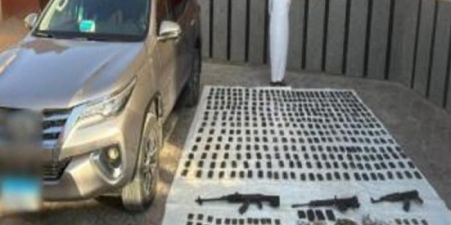 إحباط محاولة 4 عناصر جنائية شديدة الخطورة جلب وتهريب كمية كبيرة من المواد والأقراص المخدرة بمطروح - هرم مصر