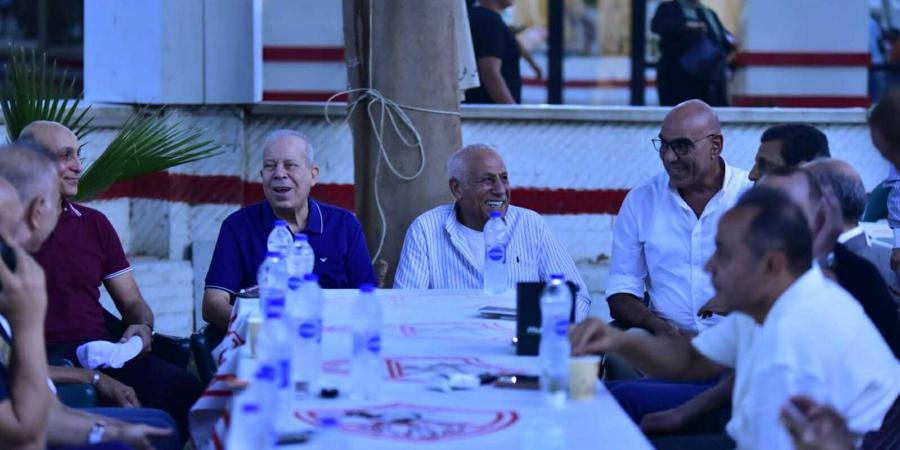 رموز وأساطير الزمالك يطالبون بعودة أرض أكتوبر - هرم مصر
