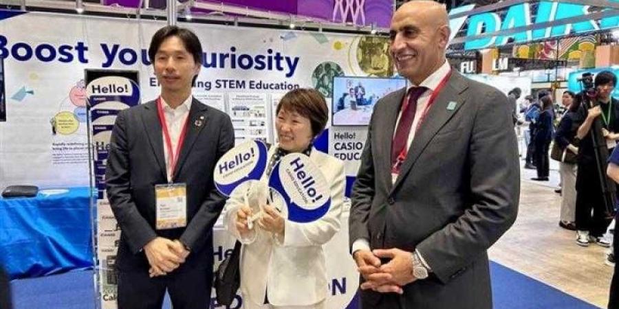 وزيرا التعليم في مصر واليابان يتفقدان جناح EduPort في مؤتمر ”تيكاد ٩” - هرم مصر