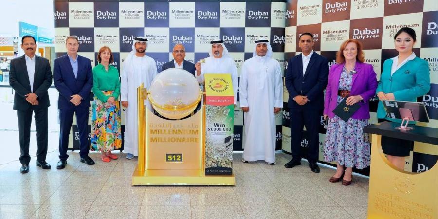 هندي يفوز بمليون دولار في سحوبات «سوق دبي الحرة» - هرم مصر