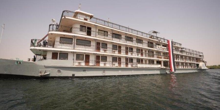 الشركة البورسعيدية للأعمال الهندسية والإنشاءات البحرية تنجح في صيانة الفندق العائم أوجيني بأسوان - هرم مصر