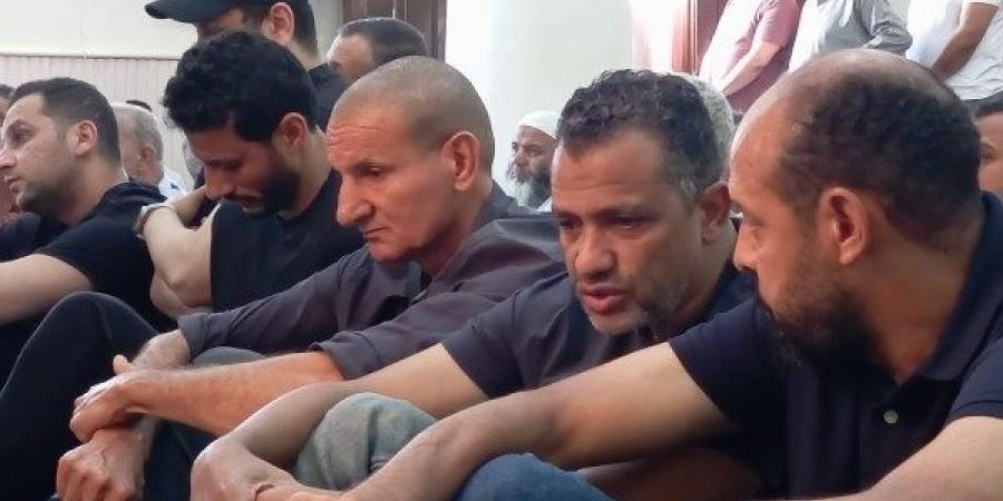 محافظ كفر الشيخ يؤدي واجب العزاء في والد محمد الشناوي بالحامول | صور - هرم مصر
