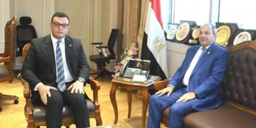 وزير الإسكان يستقبل محافظ بورسعيد لبحث ملفات العمل والتعاون المشترك - هرم مصر