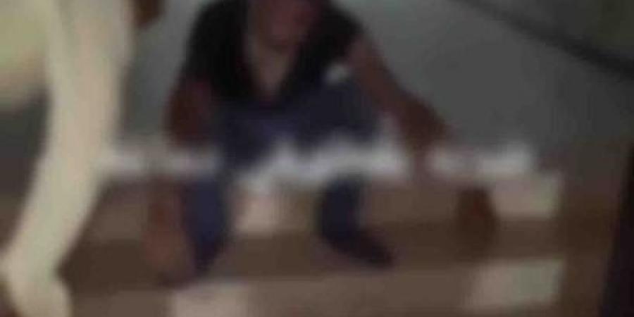 عاتبهم على معاكسة فتاة.. 5 أشخاص يعتدون على شاب بسلاح أبيض في الإسكندرية - هرم مصر