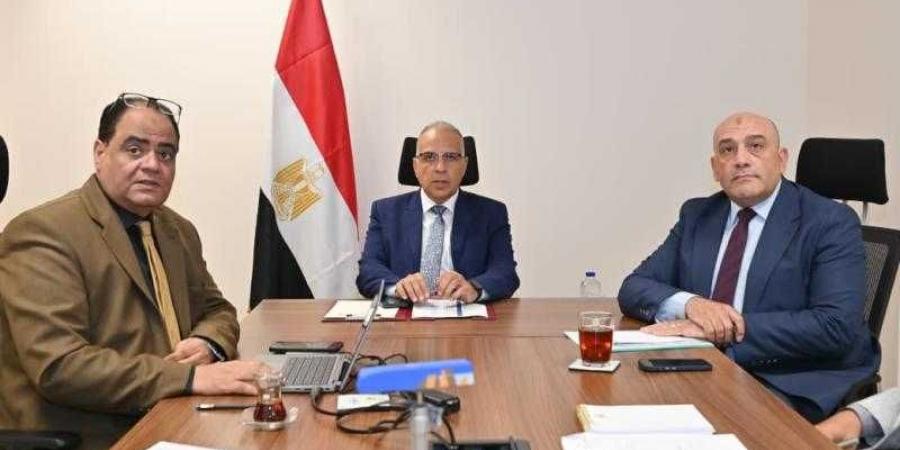 وزير الري يتابع حالة مجري نهر النيل وفرعيه ومجهودات إزالة التعديات واستلام أراضي طرح النهر - هرم مصر