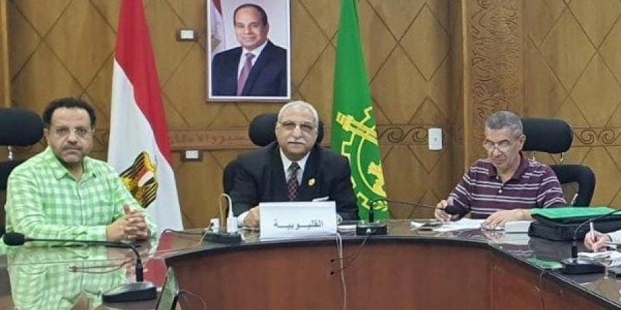 مدير تعليم القليوبية يتابع غرفة العمليات المركزية لمتابعة امتحانات الثانوية العامة - هرم مصر