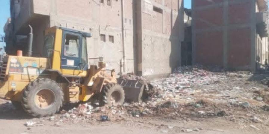 البحيرة: رفع 150 طن تراكمات ومخلفات صلبة خلال حملة مكبرة بقرى مركز شرنوب - هرم مصر