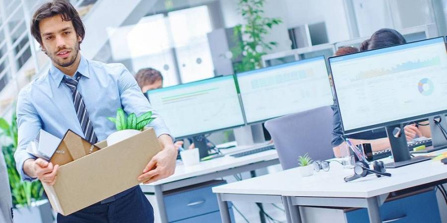 5 علامات تشير إلى أنك قد تُسرّح من عملك هذا العام - هرم مصر