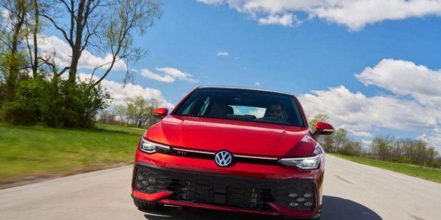 نظرة شاملة عن فولكس فاجن جولف GTI موديل 2025 وما تقدمه - هرم مصر