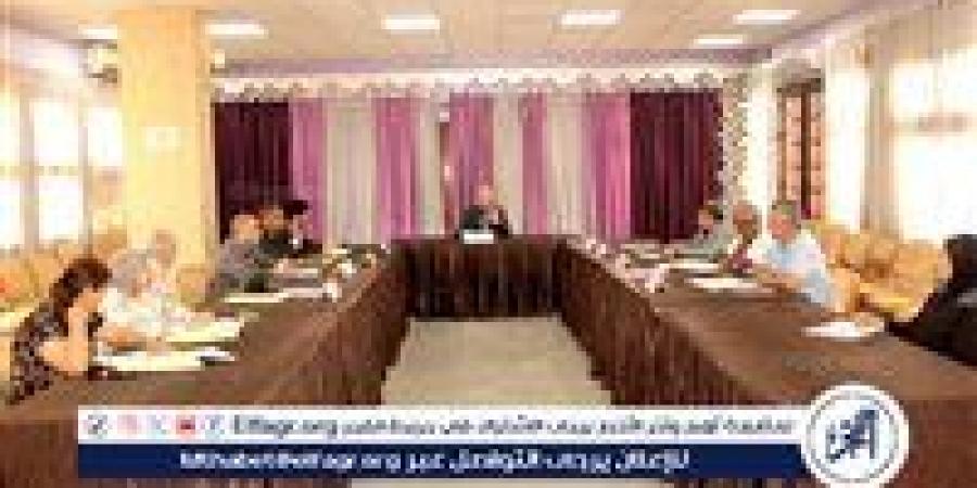 تفاصيل اجتماع مجلس إدارة صندوق مركز الخدمة العامة بالقرية الأولمبية بجامعة أسيوط اليوم - هرم مصر