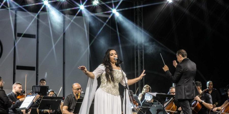 مروة ناجي تتألق في أولى مشاركاتها بمهرجان الصيف الدولي بمكتبة الإسكندرية - هرم مصر