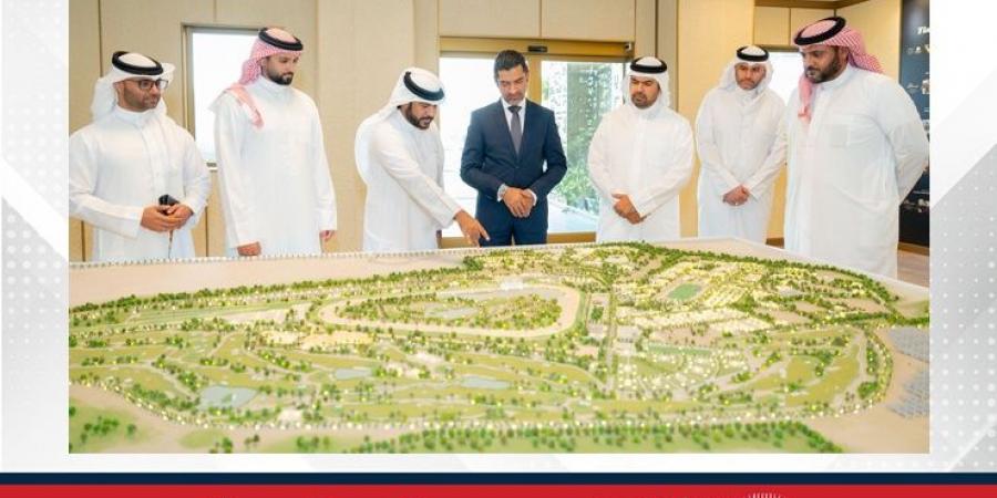 وزير شؤون البلديات والزراعة يتفقد أعمال التشجير في نادي راشد للفروسية وسباق الخيل - هرم مصر