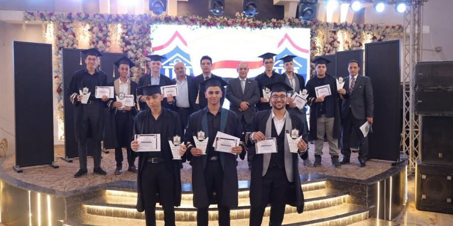 نائب محافظ سوهاج: يكرم أوائل الشهادات بمدرسة الأرقم للبنين - هرم مصر